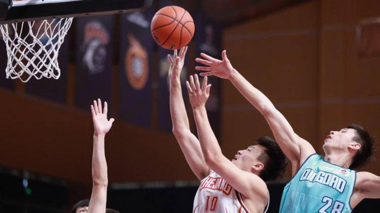 国际比赛日中超焦点战，山东男篮绝杀压哨，球迷炸锅，资深球员宣示担当的简单介绍-开云注册网址