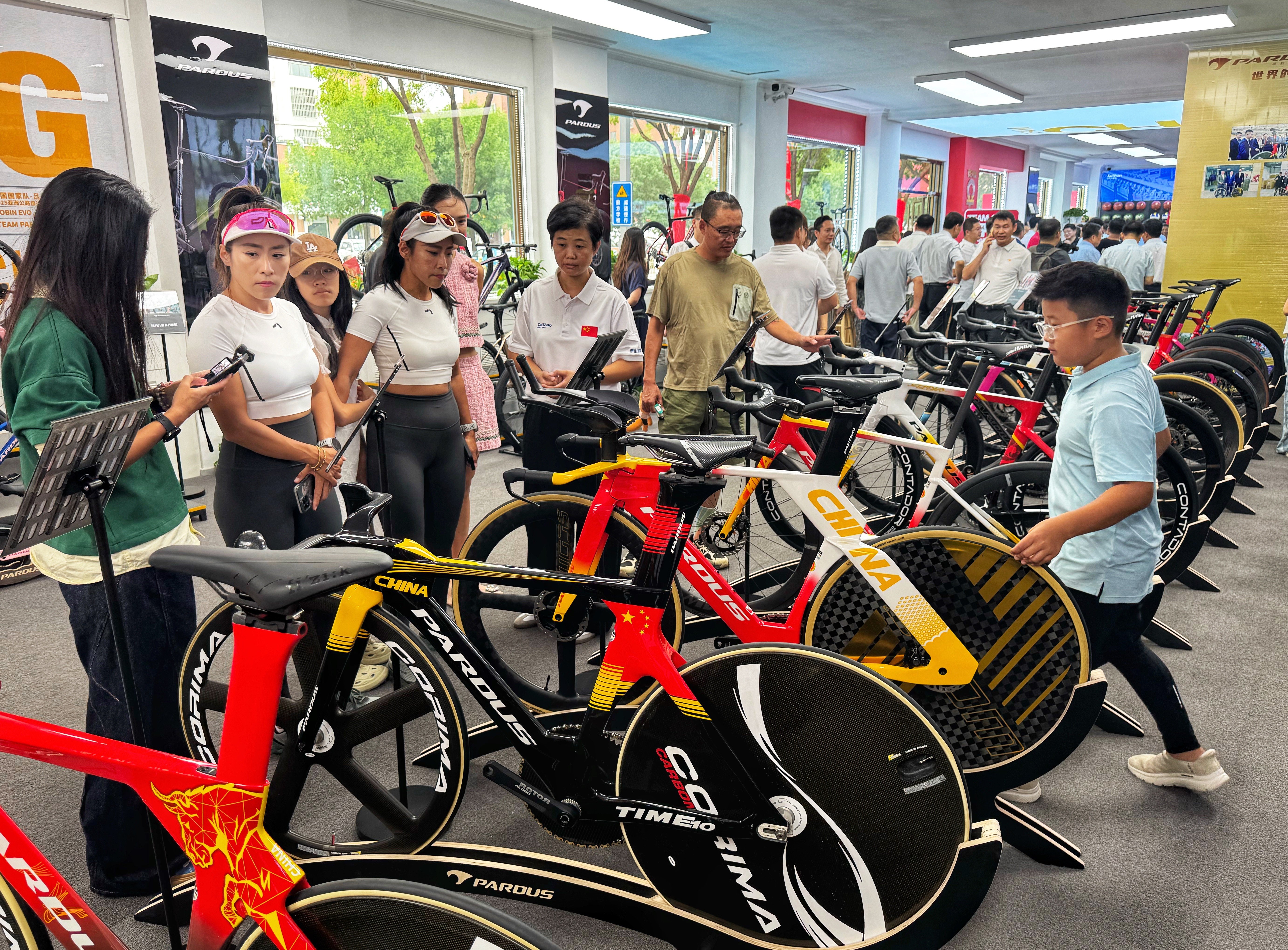 关键时刻体能课后；山东泰山迎来里程碑备战意大利杯；赛场秩序良好；赛程密集仍需轮换的简单介绍